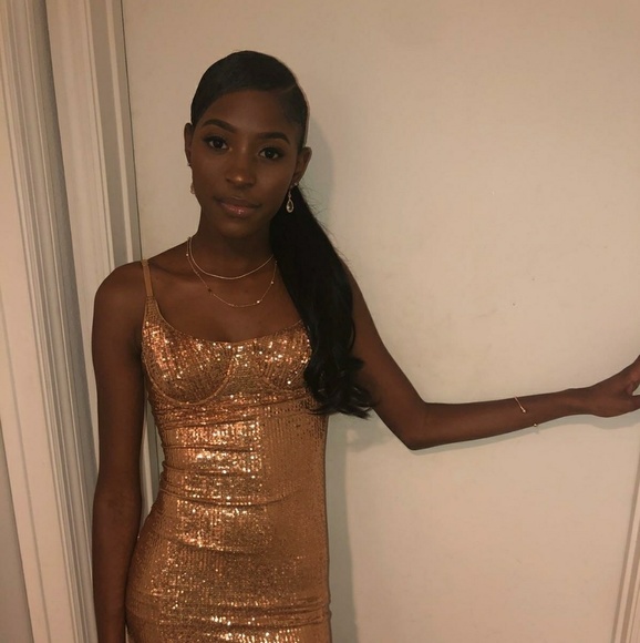 Dress - Picture 1 of 3